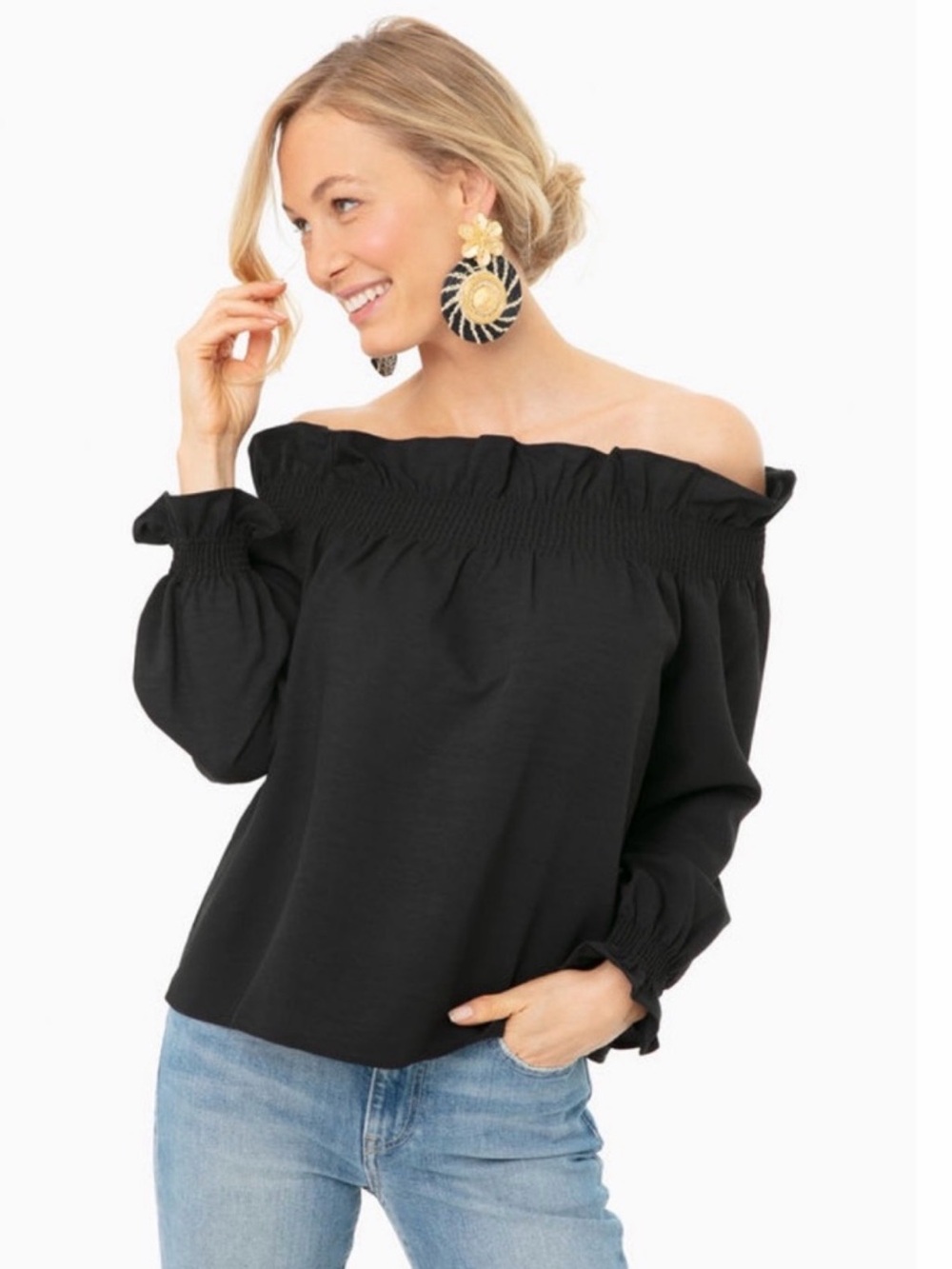 NWT Tuckernuck Marguerite Off The-Shoulder Smocked Top
$128
Black
Classic
Large